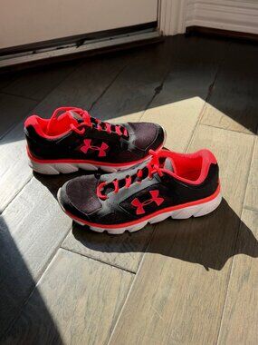 Under Armour Micro G Assert Running Shoes Women’s 8.5 Black Coral